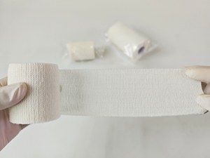 Bandages de premiers secours en rouleaux PBT, bandages médicaux auto-adhésifs PBT, gaze élastique haute élasticité pour fixation médicale, fournis directement par l'usine. - Product Image 4