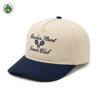 Casquette de baseball unisexe blanche sportive en jean à 5 panneaux avec logo personnalisé brodé et impression en relief, ajustable, de haute qualité