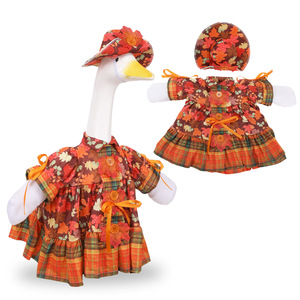 Robe à motif feuilles d'érable d'automne avec chapeau assorti pour tenue de canard de porche de 23 pouces, décoration de jardin et de pelouse, vêtements pour canard de porche - Product Image 1