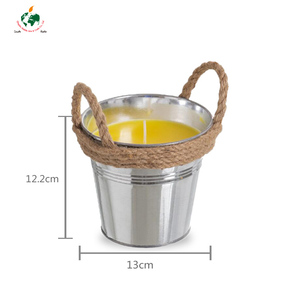 Bougie d'extérieur artisanale en pot métallique pour répulsif anti-moustiques, idéale pour les fêtes - Product Image 3