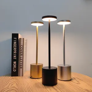Lüks modern taşınabilir masa Led ışık şarj edilebilir akülü masa lambası otel restoran yatak odası için