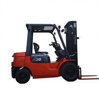 Chariot élévateur diesel Toyota 3 tonnes avec déplaceur latéral et positionneur de fourches, occasion, pour ateliers de réparation de machines et vente au détail, double mât