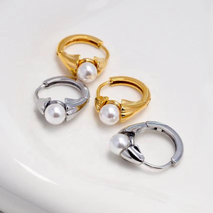 Orecchini a Cerchio Geometrici Trendy in Acciaio Inossidabile 316L Placcato Oro 18K, Eleganti e Classici con Perle, Ipoallergenici per Donne, Ideali per Feste - Product Image 1