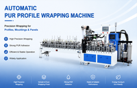 Machine automatique de travail du bois pour bandes de bois massif, enveloppement de profilés par colle PUR thermofusible