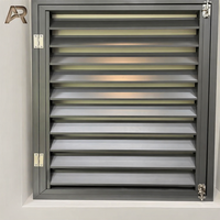 Stores verticaux motorisés en alliage d'aluminium pour balcon résidentiel, persiennes solaires durables anti-UV, volets extérieurs modernes