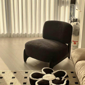 Fauteuil de loisirs design nordique en bois massif avec revêtement en <span class=keywords><strong>velours</strong></span> d'agneau, <span class=keywords><strong>chaise</strong></span> pivotante douce pour la maison, le <span class=keywords><strong>bureau</strong></span> ou la chambre - Product Image 2
