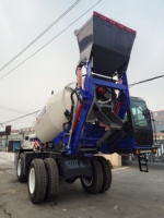 Petit camion malaxeur à béton mobile autochargeur 4x4