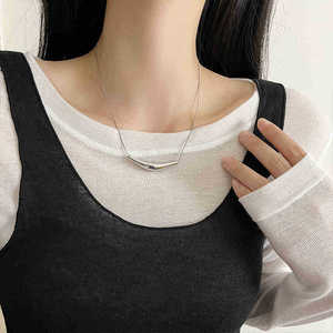 Collar de metal plisado irregular para <span class=keywords><strong>mujer</strong></span>, diseño de nicho de verano, cadena para clavícula, estilo minimalista, gargantilla corta. - Product Image 5