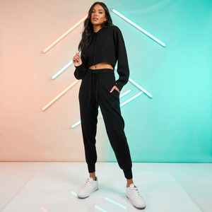 Conjunto Deportivo de Dos Piezas para Mujer, Tejido, con Sudadera Corta de Manga Larga con Capucha y Pantalones con Cordón, Color Negro Sólido, Ropa Casual para Todas las Temporadas - Product Image 1