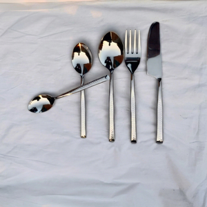 Ensemble de couverts de luxe en acier inoxydable, finition miroir, plaqué or, design minimaliste, passe au lave-vaisselle, cuillère à dîner et fourchette à long manche - Product Image 1