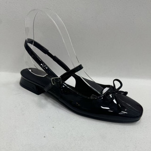 Sandali piatti da <span class=keywords><strong>donna</strong></span> personalizzati OEM in pelle verniciata lucida con cinturini multipli, punta quadrata, fibbia argentata e tacco basso - Product Image 4