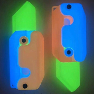 Couteau à gravité 3D en forme de radis et de carotte, jouet de décompression à pousser pour le plaisir, petit couteau à gravité radis - Product Image 4