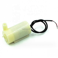 Mini pompe à eau horizontale et verticale DC 3V petit produit de circuits intégrés de pompe de fontaine submersible avec des options de 4.5V 5V 6V