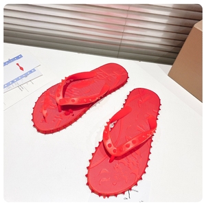 Nouvelles pantoufles rouges à bout ouvert pour la maison 2026 |   Chaussons de luxe doux et confortables pour intérieur et extérieur, antidérapants, pour salle de bain et hôtel, avec design en sangle - Product Image 1