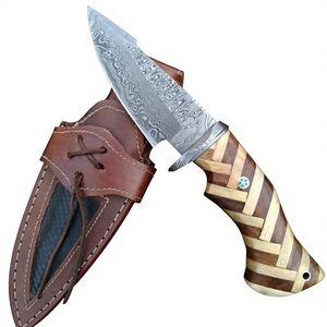 Couteau de camping multifonction léger en acier Damas fait main, lame fixe pleine longueur, bord partiellement dentelé, manche en bois - Product Image 2