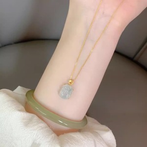 Collar con Colgante Pequeño de Pi Xiu de Jade Hetian, Amuleto de la Suerte, Corto y Moderno, Regalo para Novia - Product Image 2