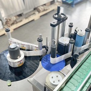Machine d'étiquetage de bouteilles rondes LWT pour les pinces de homard en conserve, les galettes de <span class=keywords><strong>crabe</strong></span>, le lait concentré, les pots de yaourt grec et les bouteilles de sauce cocktail - Product Image 3