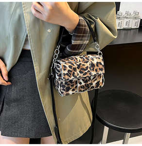 Bolso cuadrado de moda para mujer, tejido a mano, el más vendido del 2026, de PU impermeable, con correa para el hombro. - Product Image 5