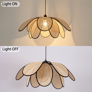 Lámparas Colgantes de Ratán Tejido Estilo del Sudeste Asiático, Iluminación Artística Hecha a Mano - Product Image 5