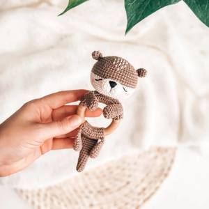 Nouveau design 2026 : Hochets animaux au crochet faits main, jouets <span class=keywords><strong>pour</strong></span> bébés, hochet en forme d'otter marin au crochet <span class=keywords><strong>pour</strong></span> <span class=keywords><strong>la</strong></span> dentition des bébés - Product Image 3