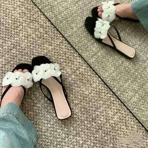 Niche Franse Bloemenslip-On Sandalen Voor Dames Zomer Outdoor Veelzijdige Platte Casual Strandsandalen Modetrend Laat De Voeten Eruit Zien - Product Image 2