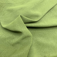 Tissu tissé 100 % polyester de qualité supérieure, teint avec une texture froissée à la main, pour robe femme, tissu en gros SPH 140 GSM