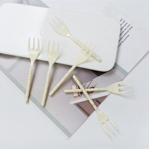 Fourchette à fruits jetable de qualité alimentaire, épaissie, à trois branches, pour gâteaux et desserts, en plastique, pour hôtels, vaisselle de fête d'anniversaire - Product Image 2