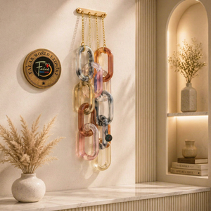 Décoration murale artisanale en résine, chaîne en acrylique personnalisée, accent décoratif pour un salon moderne et élégant, décoration intérieure - Product Image 1