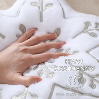 Coussin décoratif de Noël en forme de flocon de neige, broderie délicate, blanc et moelleux, 13 pouces, jouet en peluche flocon de neige câlin