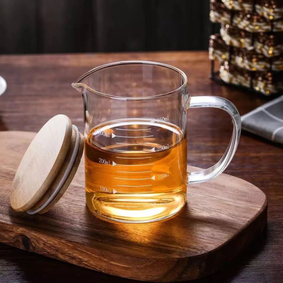 125ml/250ml/350ml/500ml/1000ml Heat resistant custom logo or color multifunctional kitchen glass measuring cup