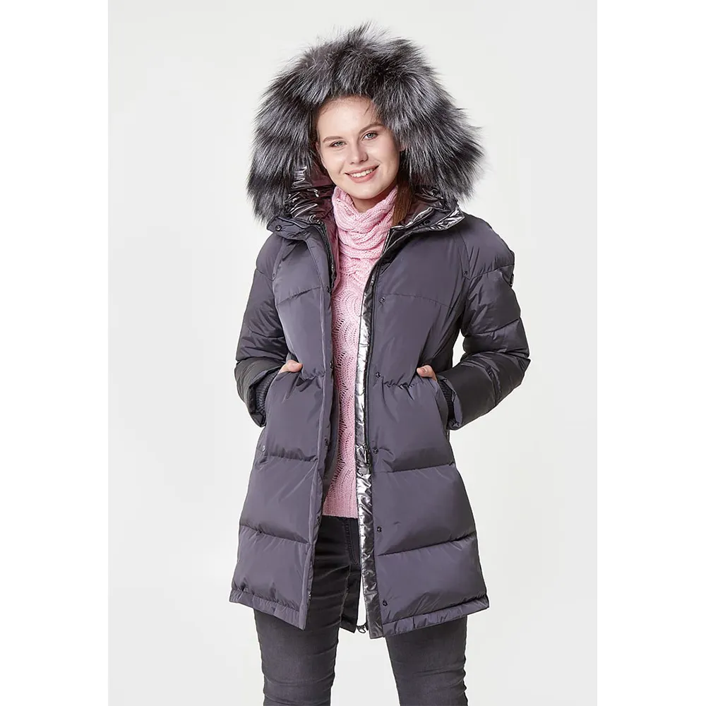 豪華な毛皮のフードを備えた女性のためのナチュラルグースダウンウィンタージャケット/寒い天候のためのクラシックなシルエットの女性の冬のジッパーコート