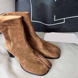 Bottes à talon carré amincissant mi-mollet en cuir véritable à bout fendu pour femme, style Niche, polyvalentes au quotidien - Product Image 1