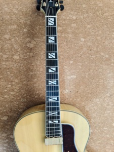 Guitarra de <span class=keywords><strong>Jazz</strong></span> Hecha a Mano, Cuerpo Hueco, Madera de Arce Tallada, Personalizable, Acústica-Eléctrica con Diapasón de Ébano - Product Image 6
