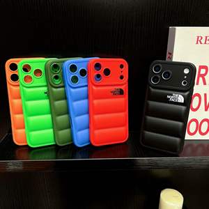 เคสโทรศัพท์มือถือระดับพรีเมี่ยมกันกระแทก TPU ดีไซน์การ์ตูนสีพื้นสำหรับ15 PRO MAX ฤดูหนาว - Product Image 3