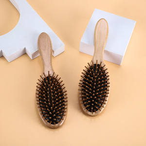 Cepillo de madera para masaje del cuero cabelludo con cerdas de madera para el cuidado y alivio del cabello de las mujeres - Product Image 3