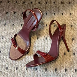 Sandalias de tacón alto de alta calidad con parte superior de cuero brillante, hebillas traseras desmontables, tacones delgados, elegantes zapatos de estilo francés. - Product Image 3