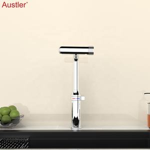 Design moderne <span class=keywords><strong>haut</strong></span> <span class=keywords><strong>de</strong></span> <span class=keywords><strong>gamme</strong></span> en acier inoxydable chromé avec cascade extractible robinet <span class=keywords><strong>de</strong></span> <span class=keywords><strong>cuisine</strong></span> mitigeurs d'évier - Product Image 5