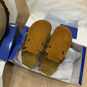 Vente en gros de chaussures mules personnalisées nouveau <span class=keywords><strong>style</strong></span> de créateur de luxe <span class=keywords><strong>sandales</strong></span> Birkenstocks sabots en cuir véritable de haute qualité unisexe souple - Product Image 1