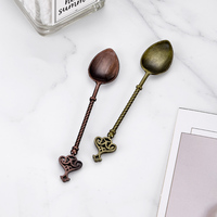 Nouvelle arrivée, cuillère créative en alliage de zinc pour le café, le thé, décorative, expresso, miel, confiture, mini cuillère dorée de 4,3 pouces