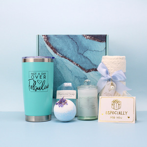 Canasta de Regalo Spa Relajante de Lavanda, Kit de Cuidado Personal para Mujer con Vaso, Vela y Bomba de Baño, para Cumpleaños, Día de la Madre, Regalo de Agradecimiento - Product Image 3