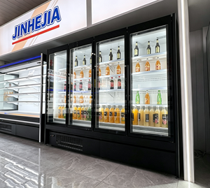 Vitrine réfrigérée verticale à 3 portes, à température unique, pour boissons, produits laitiers et aliments frais - Product Image 4