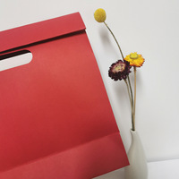 Sacs en papier personnalisés réutilisables de luxe, écologiques, à poignée plate, pour l'emballage de vêtements, de bijoux, de vin, avec logo