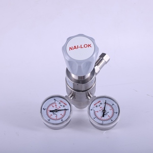 Régulateur à double étage NAI-LOK NR31 à 5 ports avec 2 manomètres, entrée 3500 psi, sortie 250 psi, 1/4" FNPT SS316L, régulateur de gaz haute pureté - Product Image 2