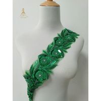 Bordure en dentelle 3D brodée de fleurs à sequins perlés de 8 cm (3,1 pouces) en polyester pour accessoires de robe de mariée
