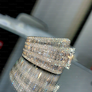 Anillo GEMLOVE de Oro Blanco de 18K con Esmeralda Cultivada en Laboratorio, Corte Esmeralda, Piedra Central de 1.42 Quilates, Anillo de Diamantes Moderno para Hombre - Product Image 2