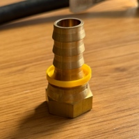 Raccords de tuyaux à verrouillage par poussée avec différentes formes de filetage et méthodes d'étanchéité pour une intégration optimale au système