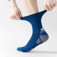 Chaussettes de sport professionnelles de badminton pour hommes, à semelle éponge, séchage rapide, antidérapantes, pour marathon, course à pied et cyclisme, vente en gros