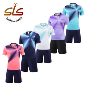 เสื้อฟุตบอลคุณภาพสูงแบบเต็มตัว ปรับแต่งได้ตามต้องการ ชุดฟุตบอลสำหรับเด็ก เสื้อฟุตบอลย้อนยุค - Product Image 3