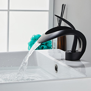 Grifo de Cocina Elegante de Lujo en Latón Dorado con un Solo Orificio, Diseño Moderno, Venta Directa de Fábrica ASN-0338 - Product Image 5