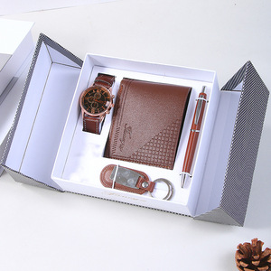 Set Regalo di Lusso Premium per la Festa del Papà in Confezione - Set Regalo 6-in-1 da Uomo con Orologio, Cintura e Penna per il Business - Product Image 6